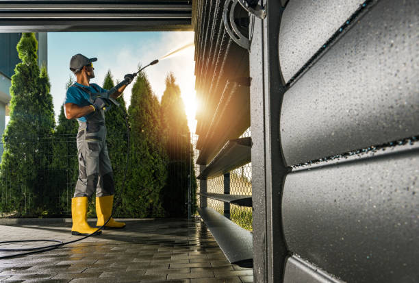 Best Animal Enclosure Cleaning  in Parkville, MO